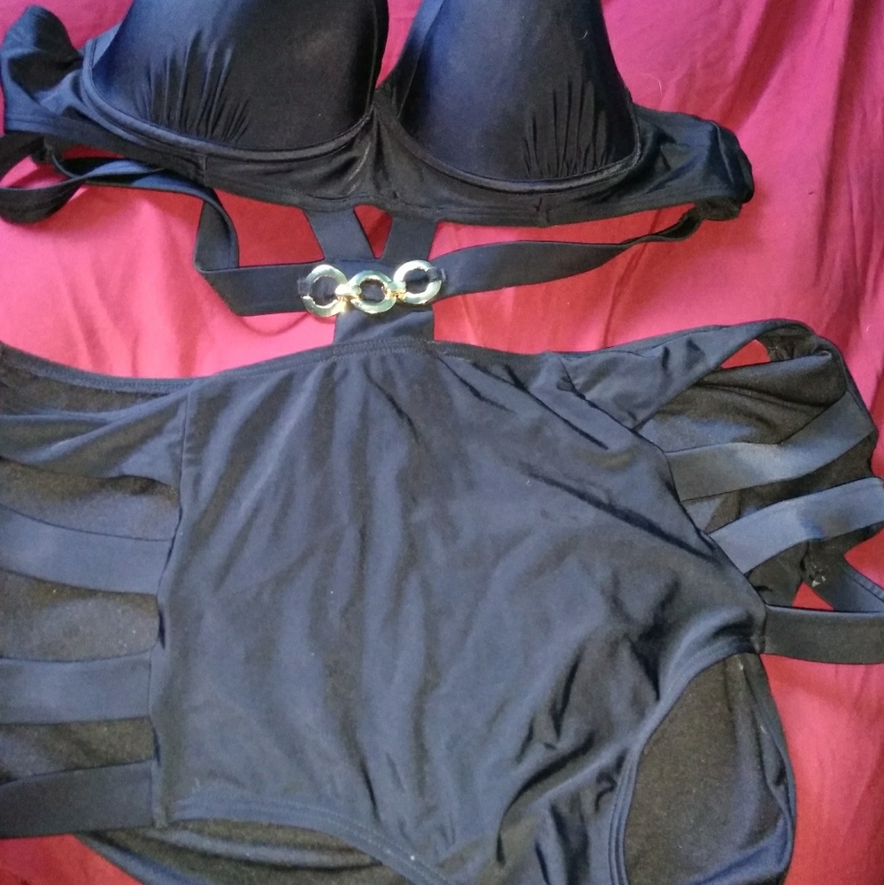 Sexy cutout swimsuit